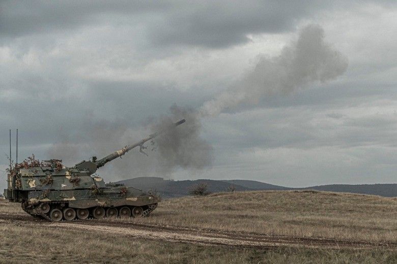 Węgierska armatohaubica PzH 2000 podczas ćwiczeń BREAKTHROUGH 2025.