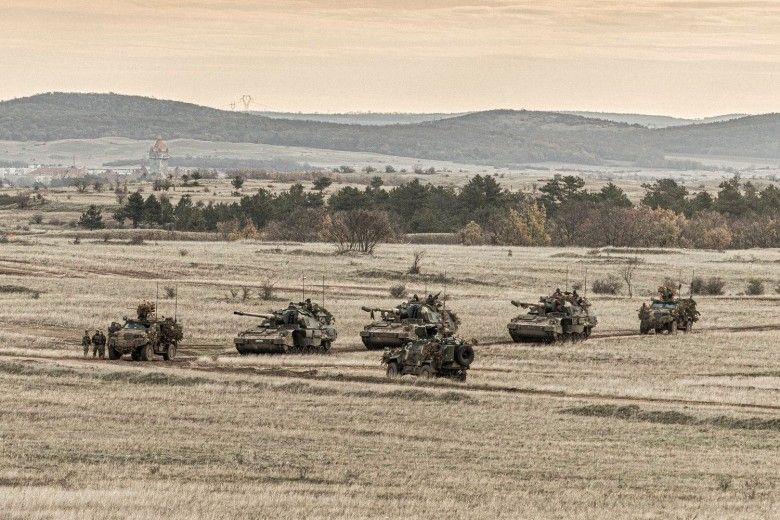 Węgierskie armatohaubice PzH 2000 podczas ćwiczeń BREAKTHROUGH 2025.