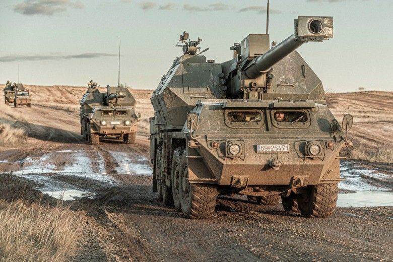 Słowackie armatohaubice Zuzanna podczas ćwiczeń BREAKTHROUGH 2025.