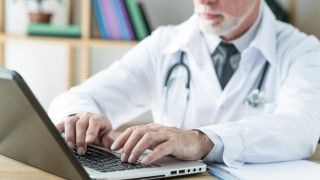 Adam Konka został odwołany ze stanowiska dyrektora Centrum e-Zdrowia - poinformowało w poniedziałek Ministerstwo Zdrowia. Pełnił tę funkcję dwa miesiące - od października.