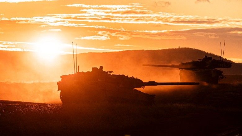 Węgierskie czołgi Leopard 2A7HU podczas ćwiczeń BREAKTHROUGH 2025.
