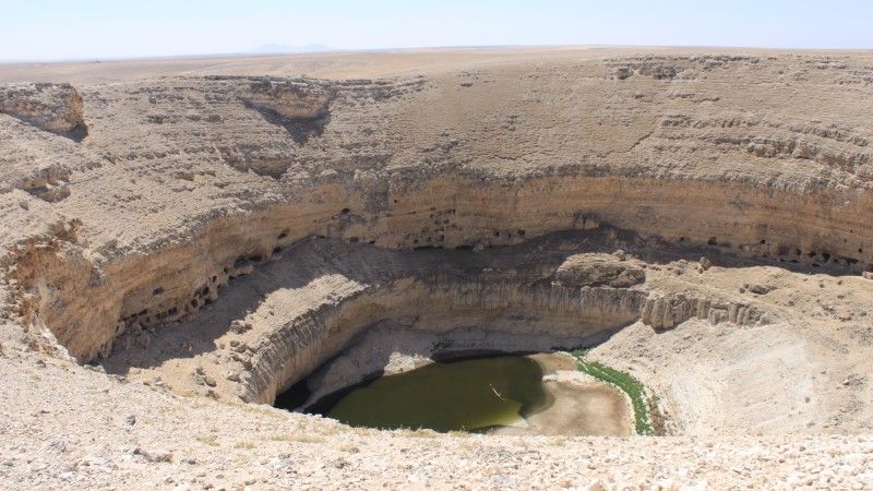 Jezioro jest tylko częściowo wypełnione wodą