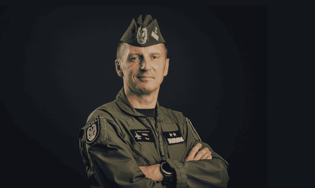 Nowe samoloty dla wojska. Gen. Nowak: Siły Powietrzne skorzystają z SAFE