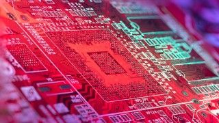 Pogłębia się globalny kryzys pamięci komputerowej. Ceny i zapotrzebowanie rosną wraz z rozwojem sztucznej inteligencji.