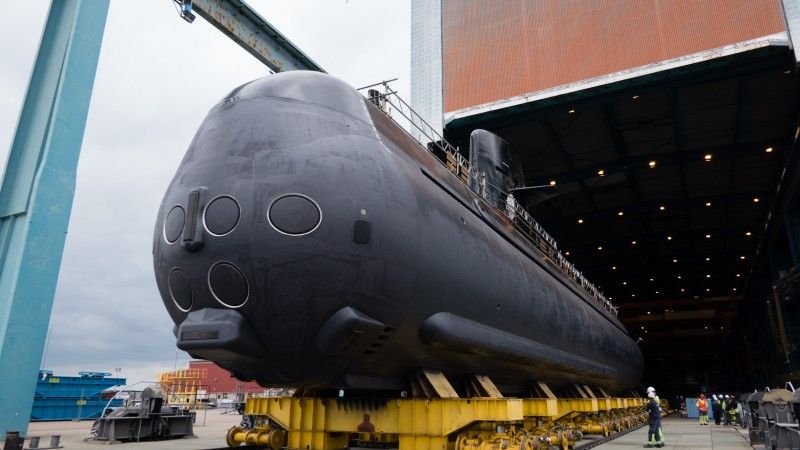 HMS „Gotland”, prototyp okrętów podwodnych projektu A19, podczas przygotowań do wodowania po remoncie głównym i modernizacji w stoczni Saab Kockums w Karlskronie.