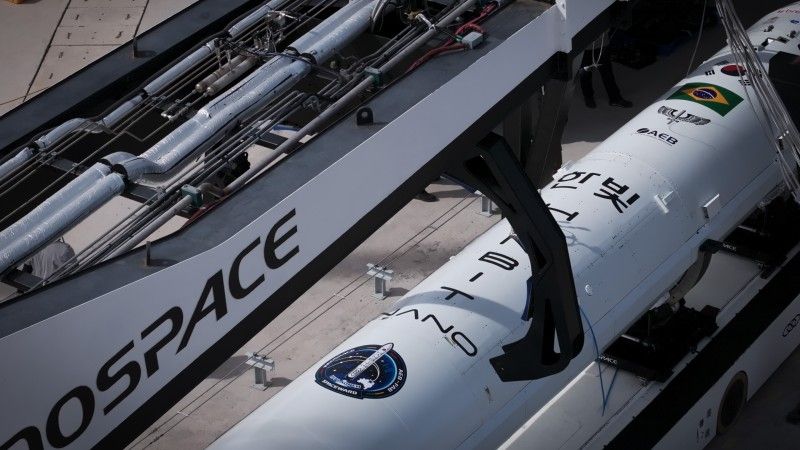 Rakieta Hanbit-Nano przygotowywana do lotu.