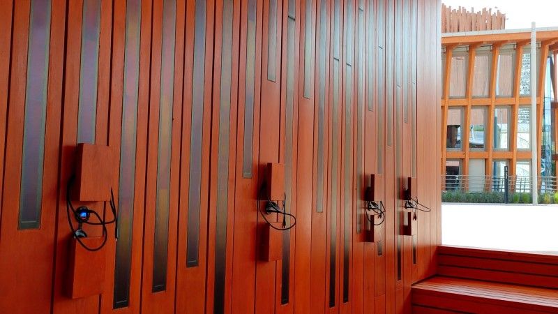 Perowskity Saule w polskim pawilonie na Expo 2020 w Dubaju.