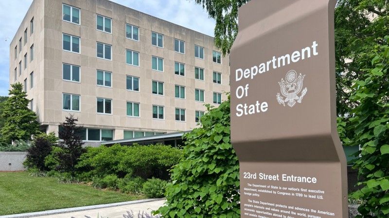 Departament Stanu USA wydał zakaz wjazdu do kraju pięciu Europejczykom badającym mowę nienawiści i nadużycia w sieci. Jeden z nich jest stałym mieszkańcem kraju; sąd wstrzymał jego deportację.