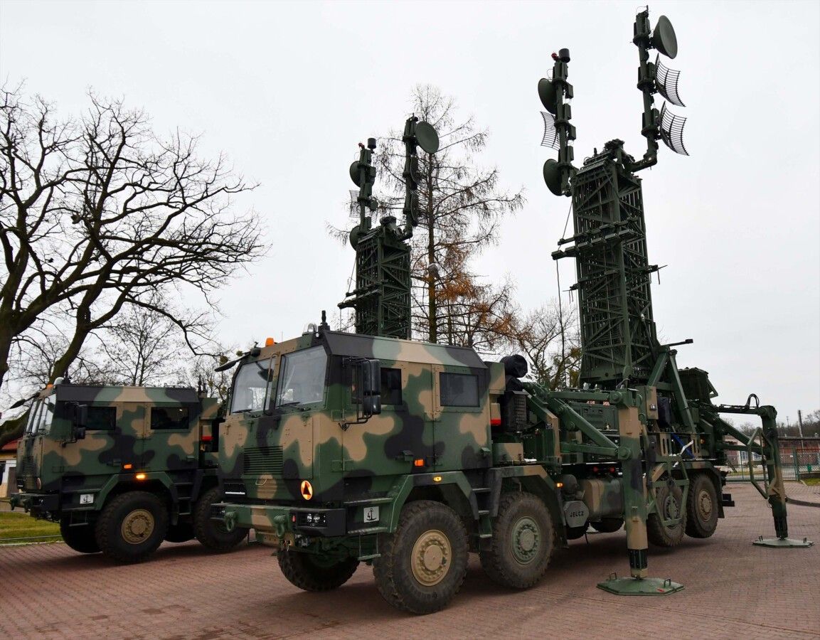 Nowa łączność dla wojska. W tle Wisła i Narew