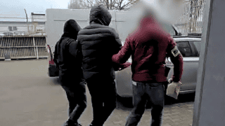 Zdjęcie z czynności CBZC: zatrzymanie hakera.