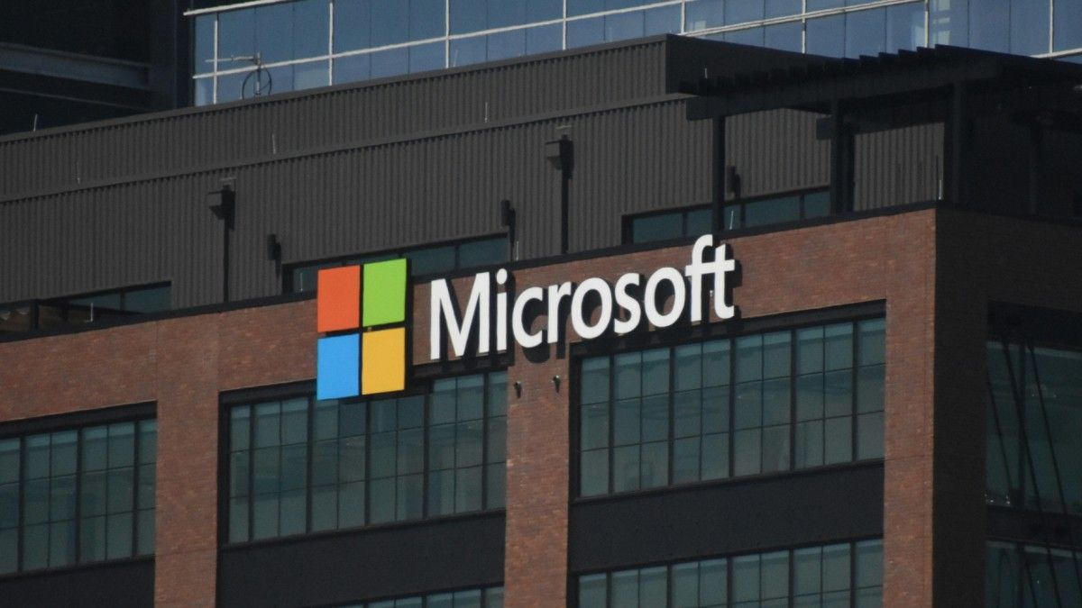 Polska administracja jest uzależniona od systemu Microsoftu? Publiczne przetargi pod lupą