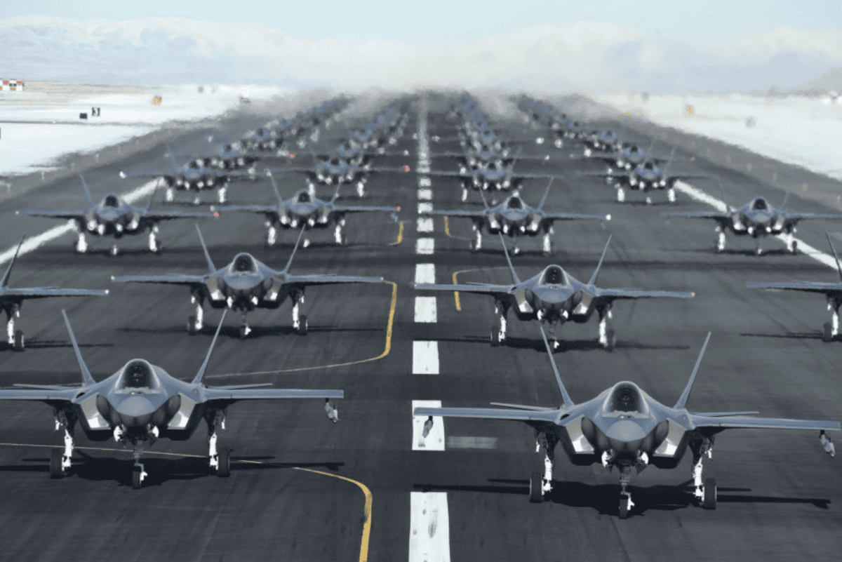 F-35, Europa i rekord. Jeszcze więcej myśliwców