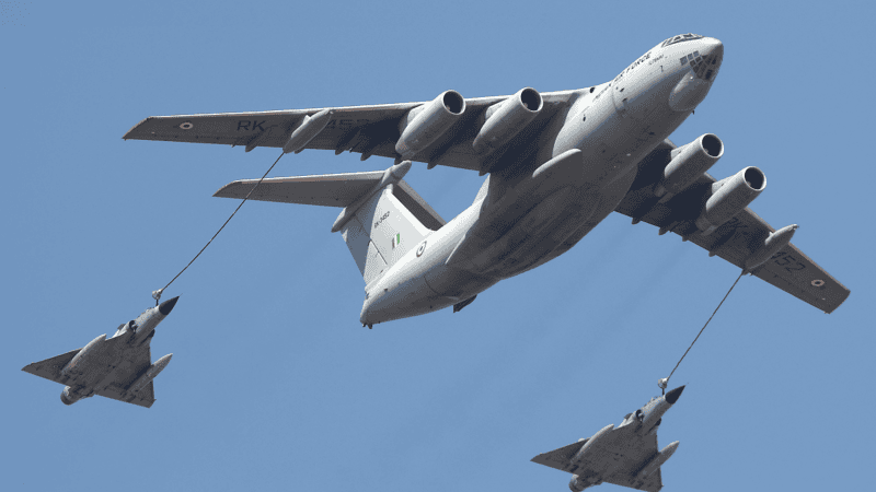 Ił-78MKI tankujący Mirage 2000