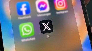 Brytyjski Ofcom wszczął postępowanie w celu zbadania, czy należący do Elona Muska X naruszył zapisy Online Safety Act. Sprawa dotyczy rozbierania ludzi na zdjęciach przez Groka.