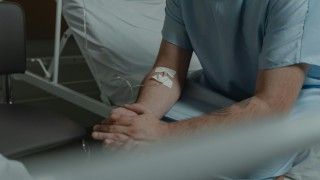 Cyberatak zakłócił działanie sieci szpitali AZ Monica w Antwerpii i Deurne, wymuszając awaryjne wyłączenie infrastruktury IT.