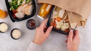 W sieci pojawiła się próbka danych, która została uznana przez ekspertów za wiarygodny zbiór danych z polskiej aplikacji do zamawiania jedzenia