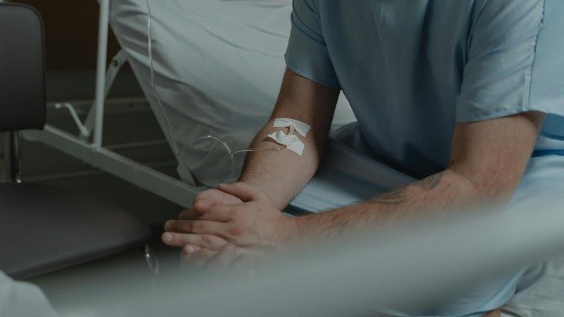 Cyberatak zakłócił działanie sieci szpitali AZ Monica w Antwerpii i Deurne, wymuszając awaryjne wyłączenie infrastruktury IT.