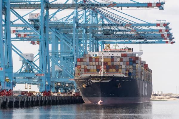 Francja ostrzegła USA, iż zajęcie Grenlandii zagroziłoby handlowi USA-Europa