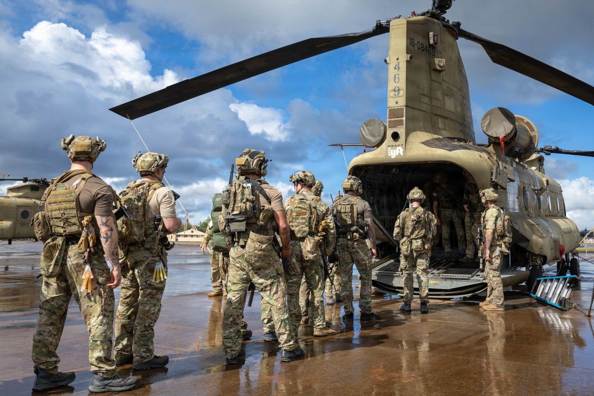 Broń przyszłości i szybkie rakiety. Czym Amerykanie walczyli w Wenezueli?