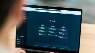 OpenAI spodziewa się osiągnąć przychody sięgające setek miliardów dolarów do 2030 roku.