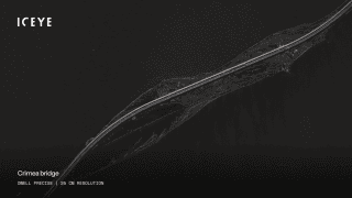 Most Krymski zobrazowany przez satelitę radarowego ICEYE.