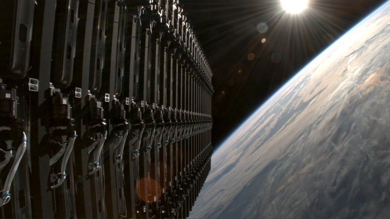 Widok z satelit Starlink na orbicie okołoziemskiej.