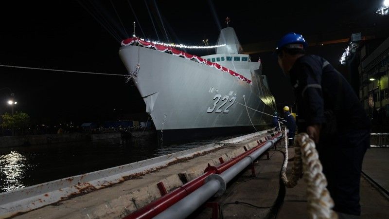 Wodowanie indonezyjskiej fregaty KRI „Balaputradewa” (projektu Merah Putih) w stoczni PT PAL w prowincji Jawa Wschodnia, grudzień 2025 roku.