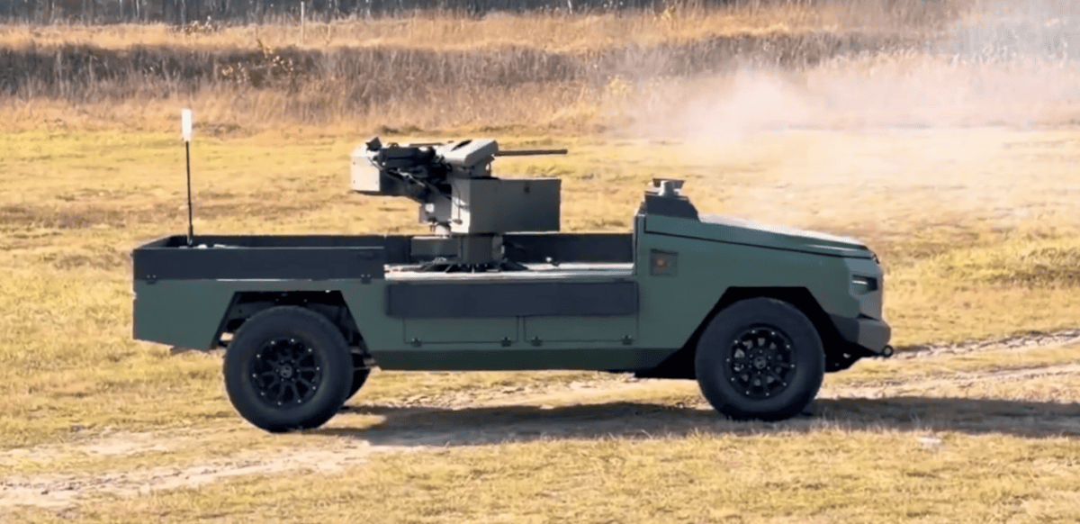 Ukraiński bezzałogowiec naziemny w ogniu