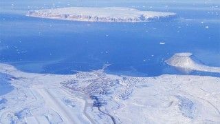 Grenlandia, miasto Qaanaaq (dawniej Thule).