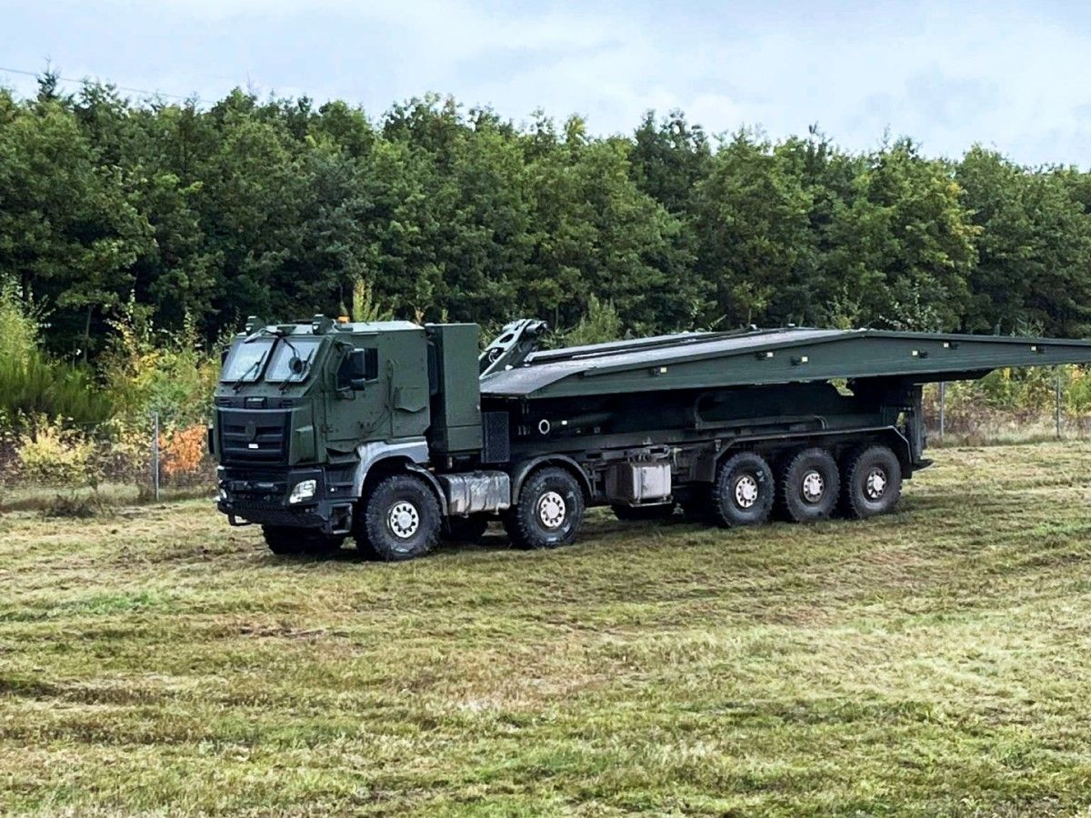 Belgia kupuje mosty dla ciężkiego sprzętu. Podwozie z Czech