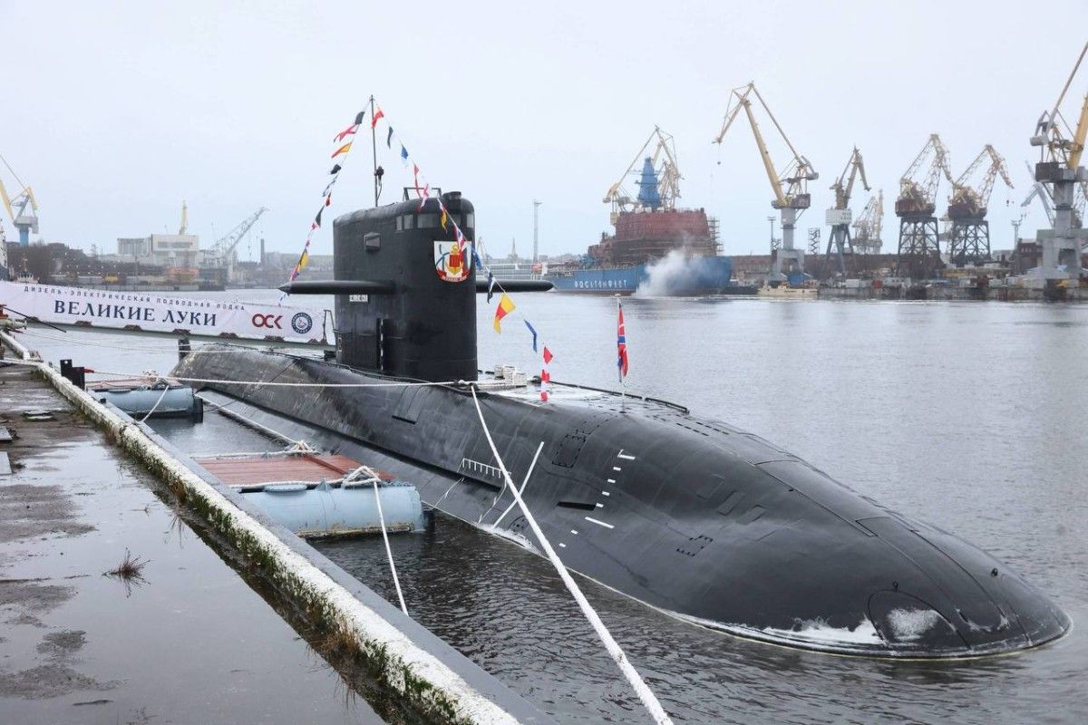 New Russian submarine in the Baltic Sea