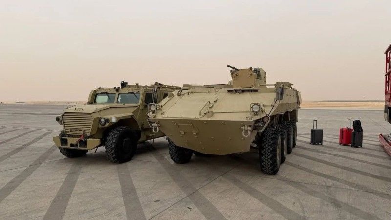 Samochód opancerzony Volk oraz kołowy bojowy wóz piechoty BTR-22.