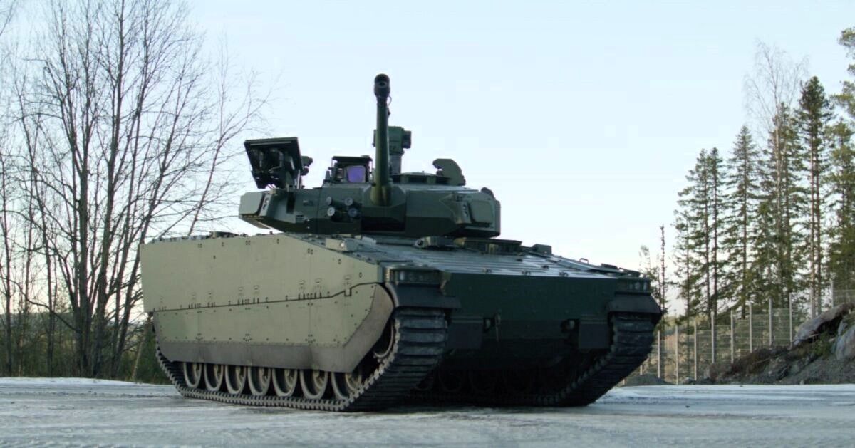 Pierwszy CV90 dla Słowacji na testach. Ma polską łączność