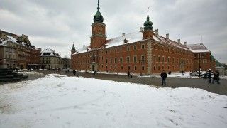 Zamek Królewski w Warszawie zimą, ośnieżony
