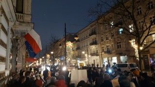 Protest mieszkańców, który odbył się 9 grudnia pod Urzędem Miasta Łodzi przeciwko podwyżkom czynszów i lekceważeniu problemów mieszkańców zasobu komunalnego.