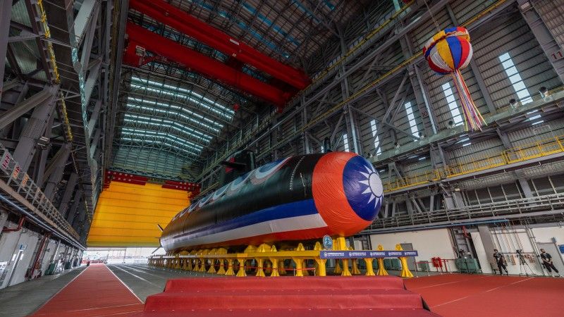 Uroczystość wodowania tajwańskiego okrętu podwodnego „Hai Kun” (SS-711) w stoczni CSBC Corporation w Kaohsiung, 28 września 2023 roku.