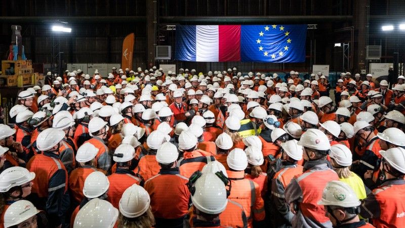 Pracownicy ArcelorMittal w Dunkierce na spotkaniu z prezydentem Francji Emmanuelem Macronem.