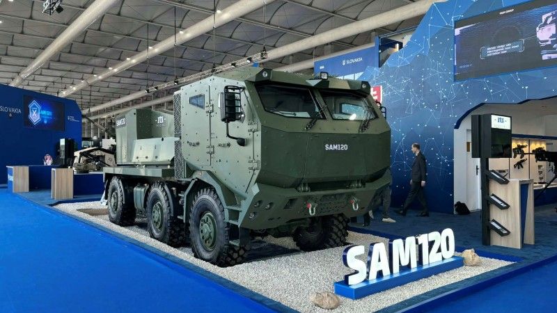 Słowacki moździerz samobieżny AM120 na targach WDS 2026.