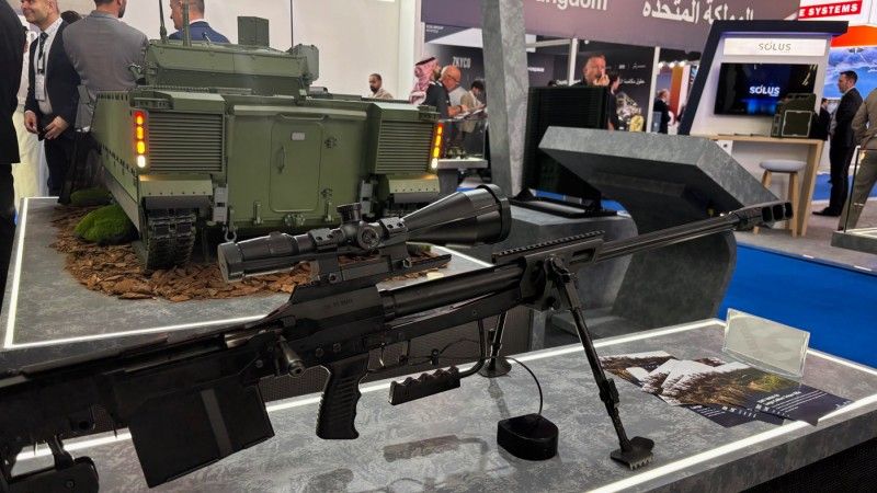 Wielkokalibrowy karabin wyborowy WKW-30 na stoisku PGZ podczas targów WDS 2026.