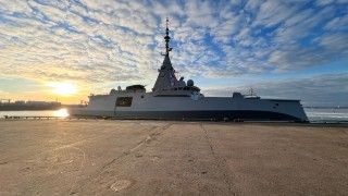 Francuska fregata „Amiral Ronarc'h” (D660) projektu FDI (fr. Frégate de Défense et d'Intervention) z wizytą w szwedzkim Göteborgu na okoliczność konferencji Navy Tech, styczeń 2026 roku.
