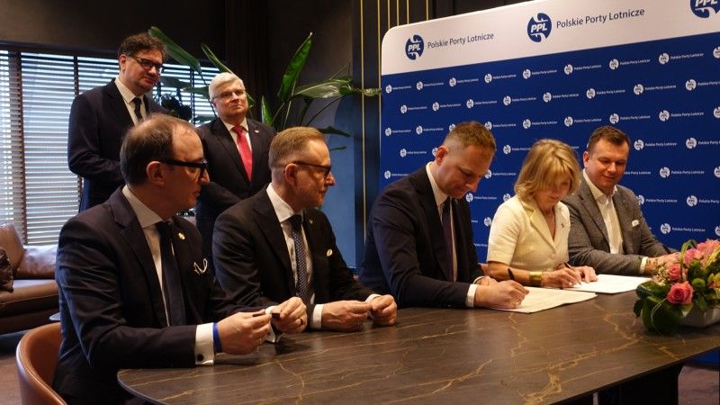 Polskie Porty Lotnicze oraz Związek Regionalnych Portów Lotniczych podpisały list intencyjny dotyczący Kodeksu postępowania w zakresie danych osobowych. Co to oznacza dla lotnisk?