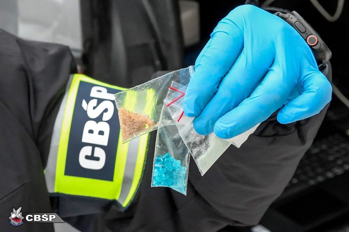 CBŚP i ukraińska policja rozbiły sieć narkotykową. Zlikwidowano 36 laboratoriów „syntetyków”