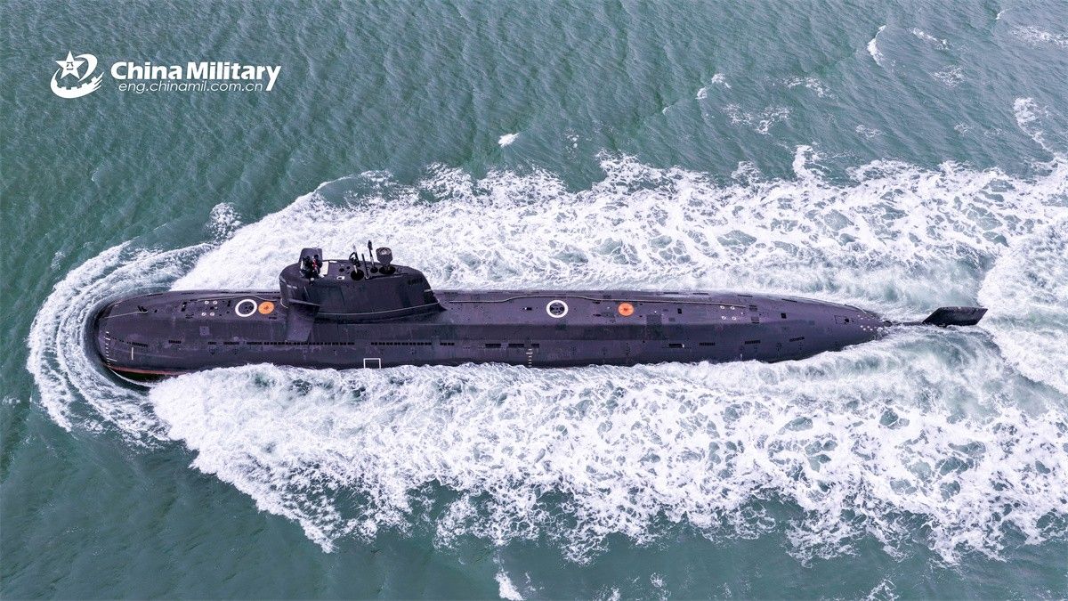 Czwartkowy przegląd mediów; Chiński smok wynurza się z głębin; Rekordowe zbrojenia na kredyt