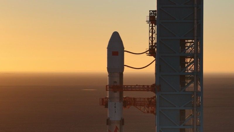 Rakieta Zhuque 3 na platformie startowej.