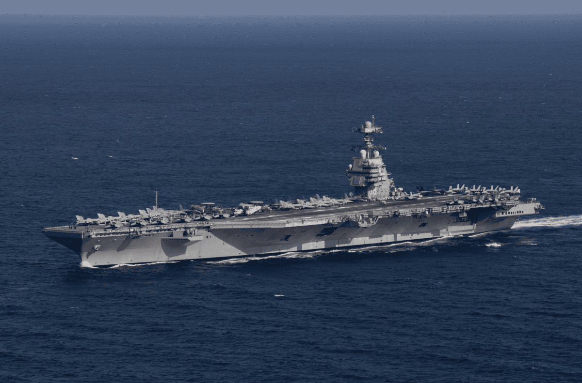 Amerykański lotniskowiec: Nadchodzę!