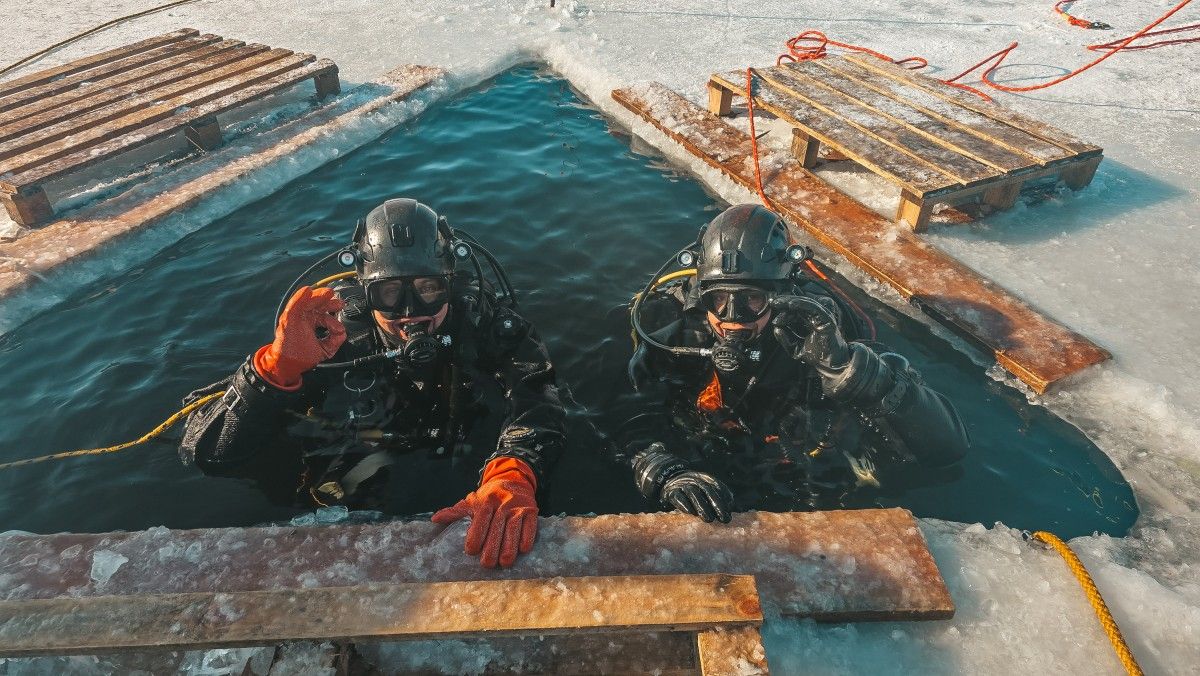 Wojsko szkoli się pod lodem