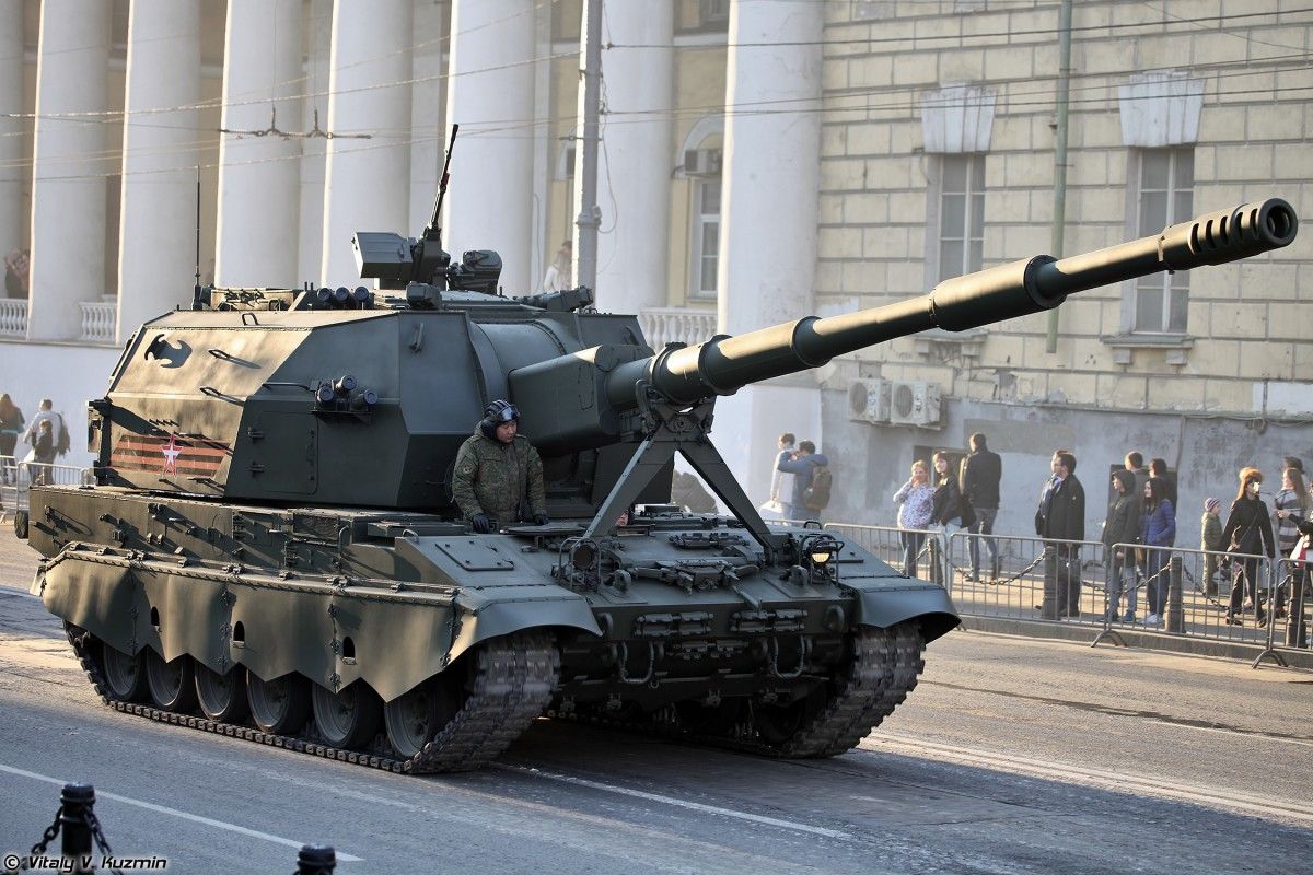 Najnowsza rosyjska armatohaubica w szkole artylerzystów