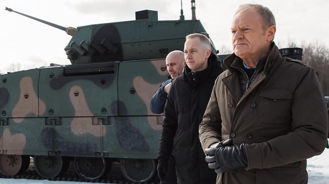 Donald Tusk komentuje exposé szefa MSZ