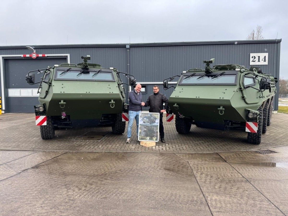 Niemcy odbierają nowe transportery opancerzone