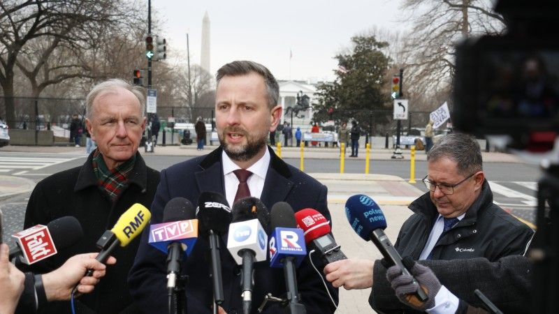 Charge d'affaires w USA Bogdan Klich, wicepremier, szef MON Władysław Kosiniak-Kamysz, rzecznik MON Janusz Sejmej